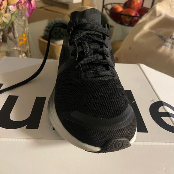 Lululemon shows - Picture 7 of 9